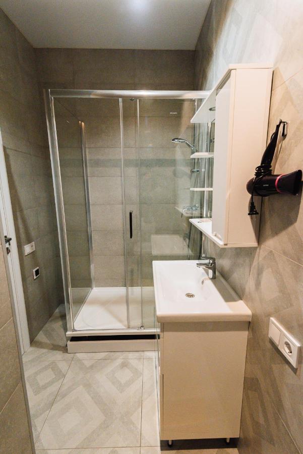 Royal Tower Luxurious Smart Residence เคียฟ ภายนอก รูปภาพ